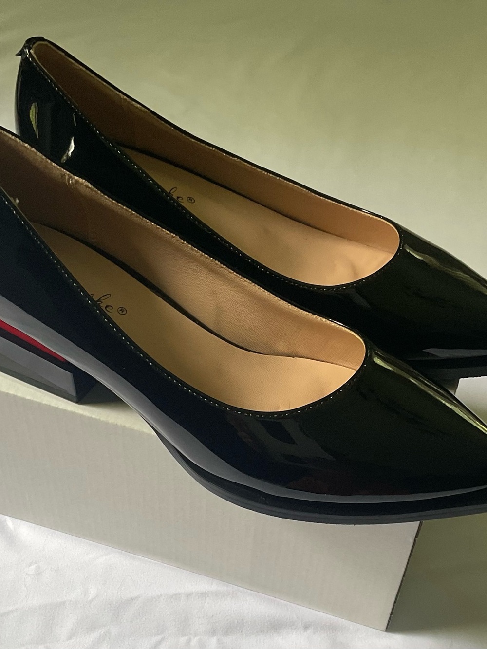 Feetquake Black Patent Mid Heel Pumps for Women Red Heel